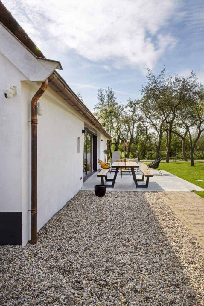 Gevlinderde woonbeton terras in Ressen