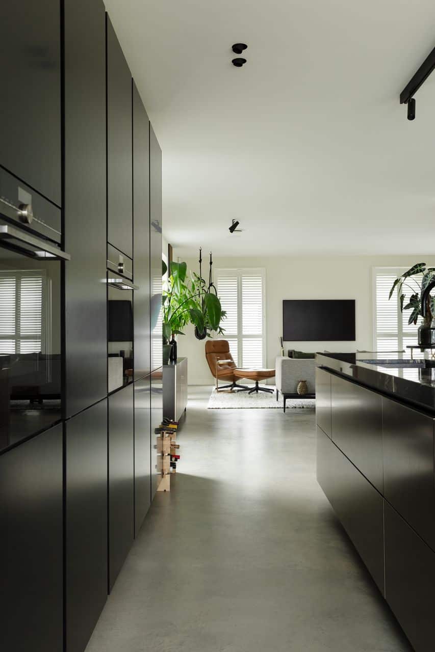 Italiaanse betonlook in een keuken in Tiel