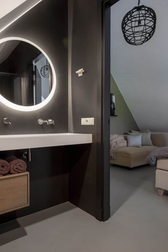 PU gietvloer in combinatie met beton ciré wanden