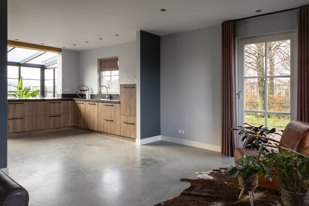 gevlinderde betonvloer keuken, betonvloer in de keuken