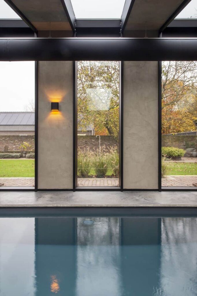 American Clay wanden in beige kleur met betonlook structuur