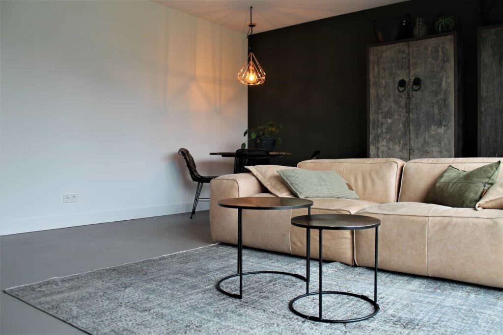 Beton ciré vloer in woonkamer