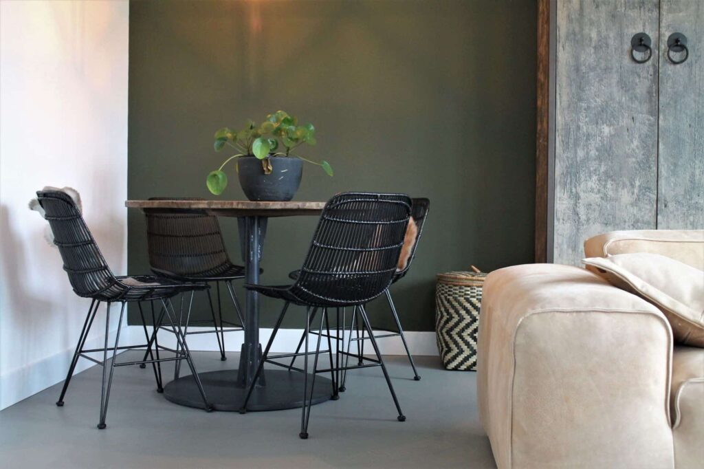 Ciré betonlook vloer in de huiskamer Woerden