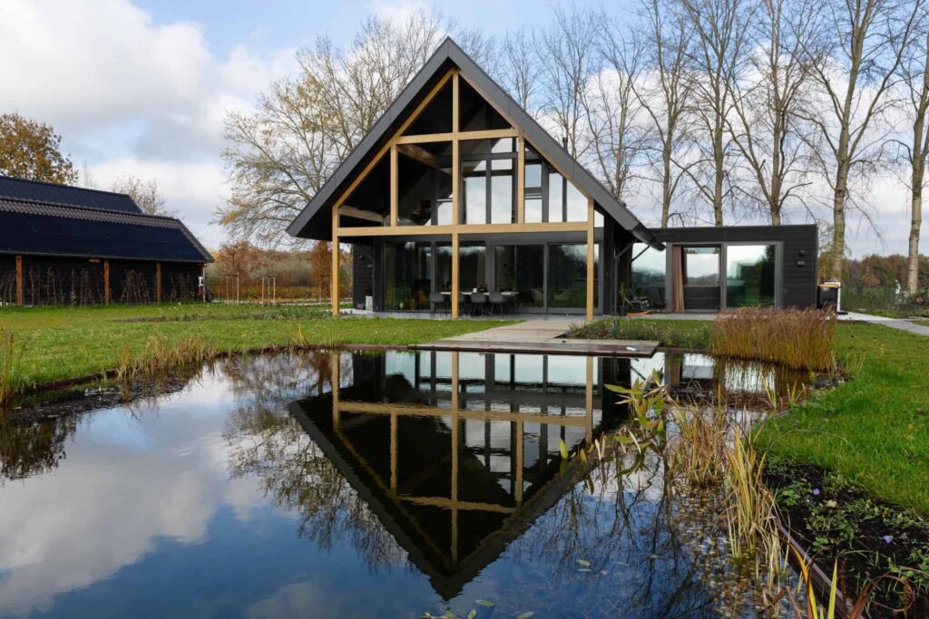 Gevlinderde betonvloer en betonnen terras in Zeist