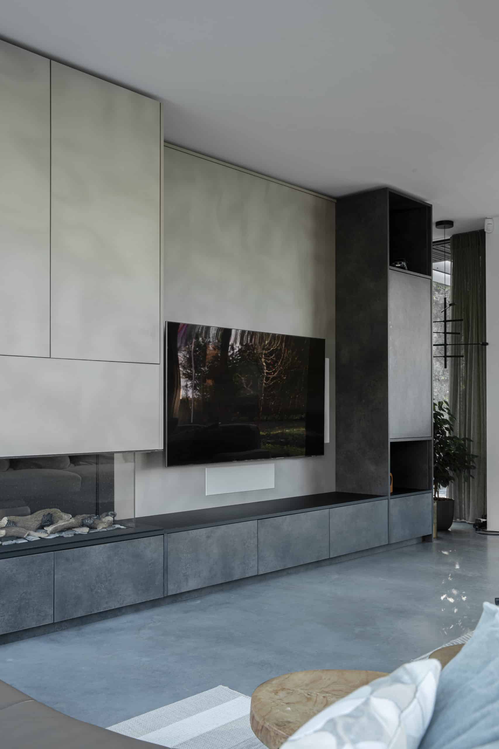 Gevlinderde betonvloer in de woonkamer in Bemmel