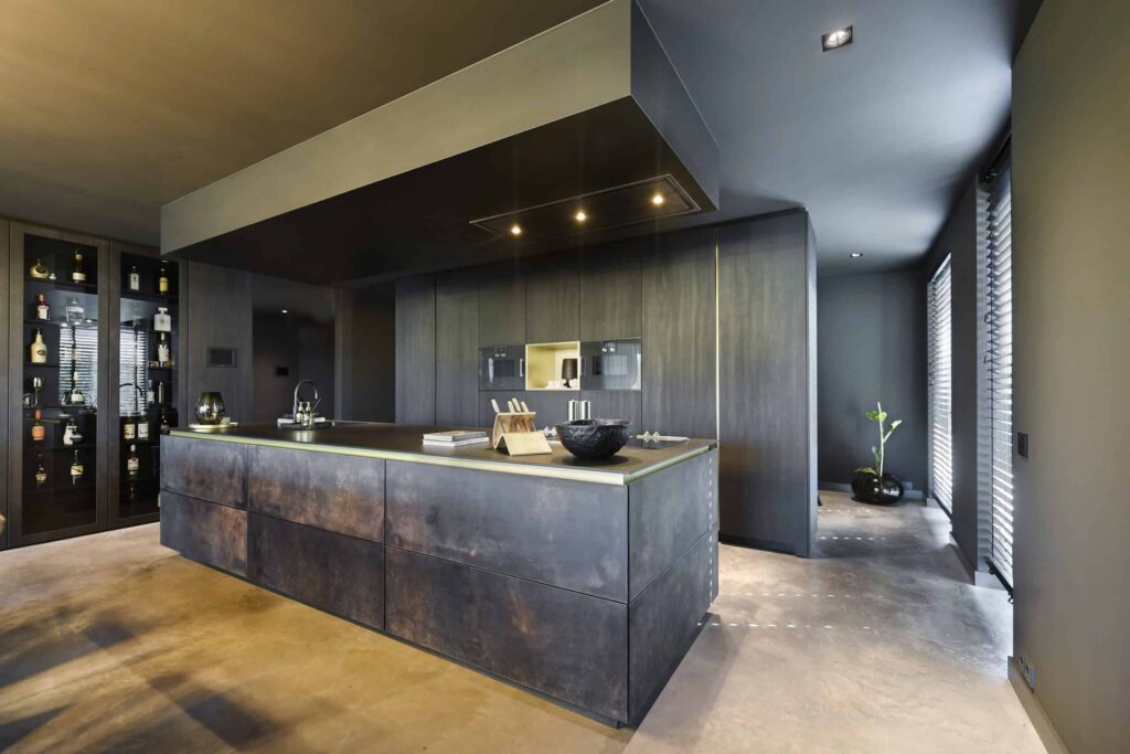 Gevlinderde betonvloer in een villa in Arnhem