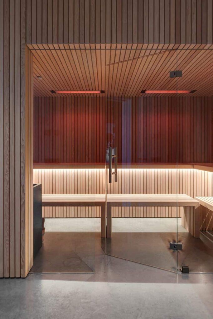 Infraroodsauna voorzien van een gevlinderde woonbeton vloer