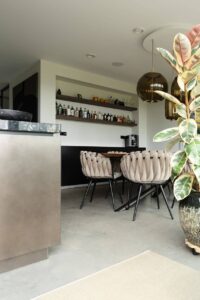 Italiaanse betonlook vloer in Tiel in de kleur Salerno