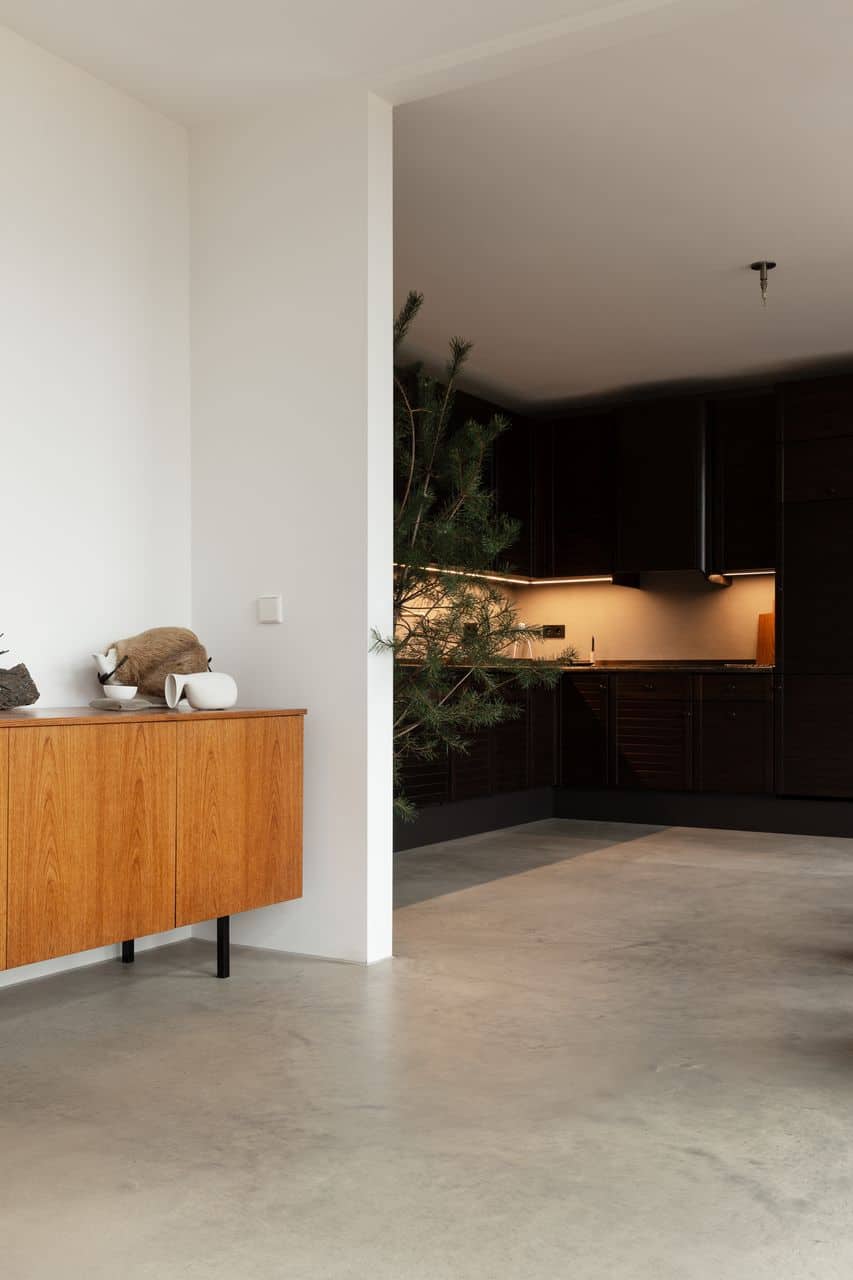 Keuken in Oostzaan gecombineerd met een Italiaanse betonlook vloer van Willem Designvloeren