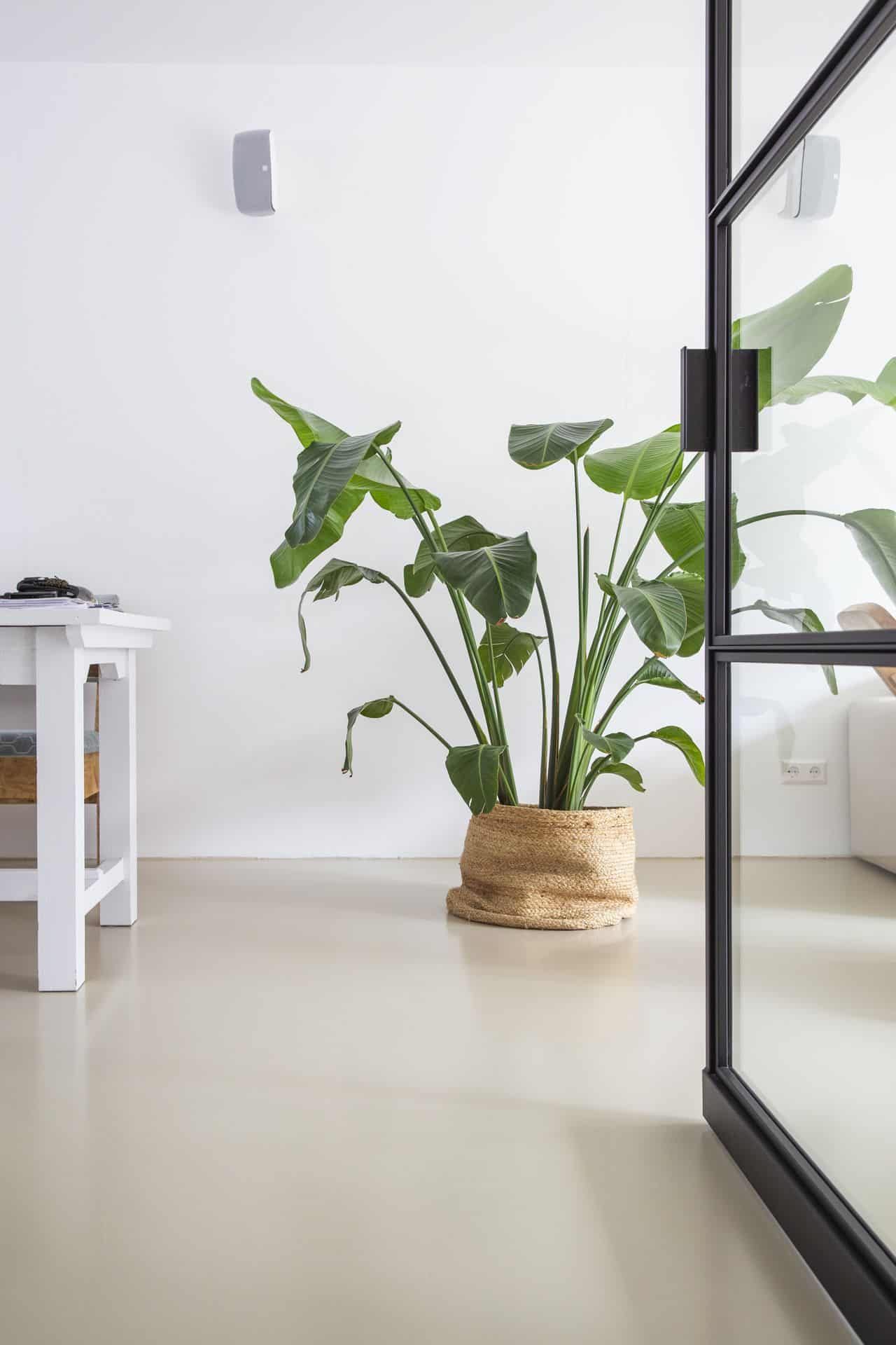 PU gietvloer van Willem Designvloeren in een beige kleur in Zeist.