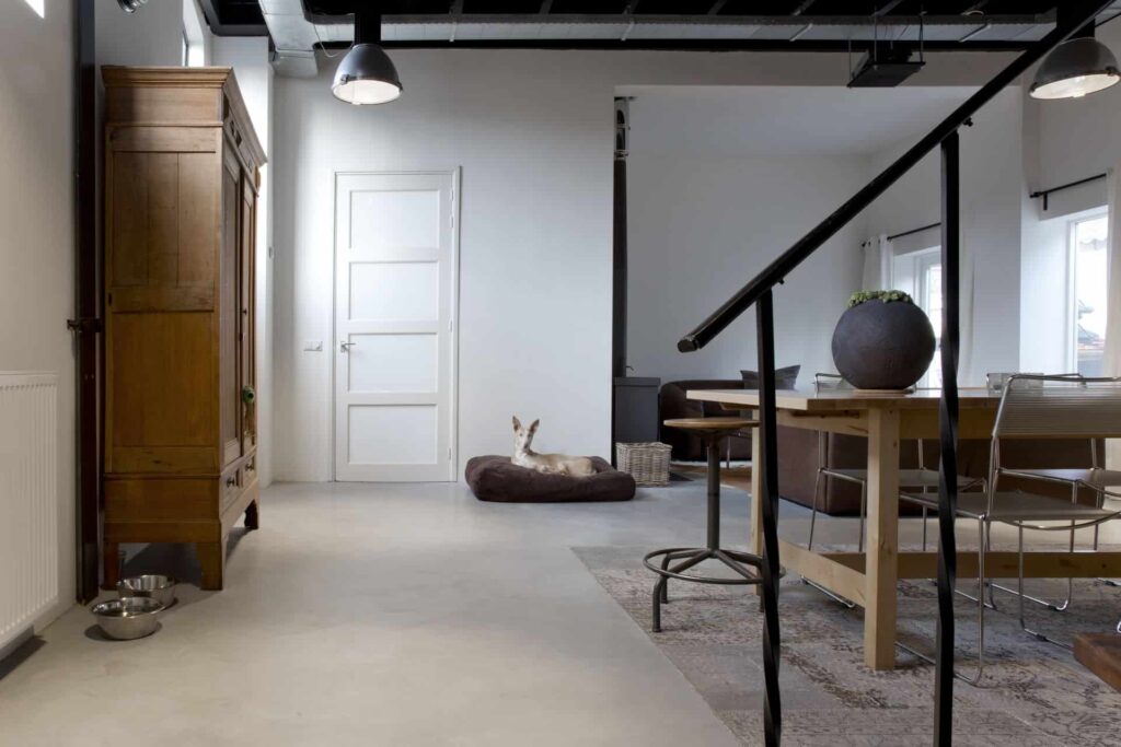 betonvloer woonkamer