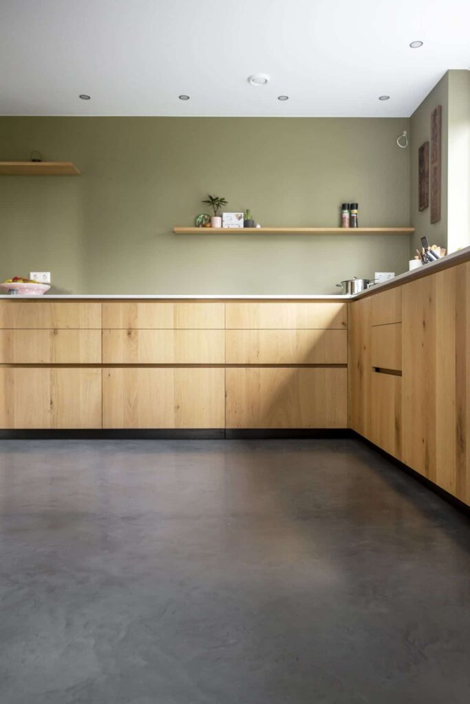 gevlinderde betonvloer in de keuken 1