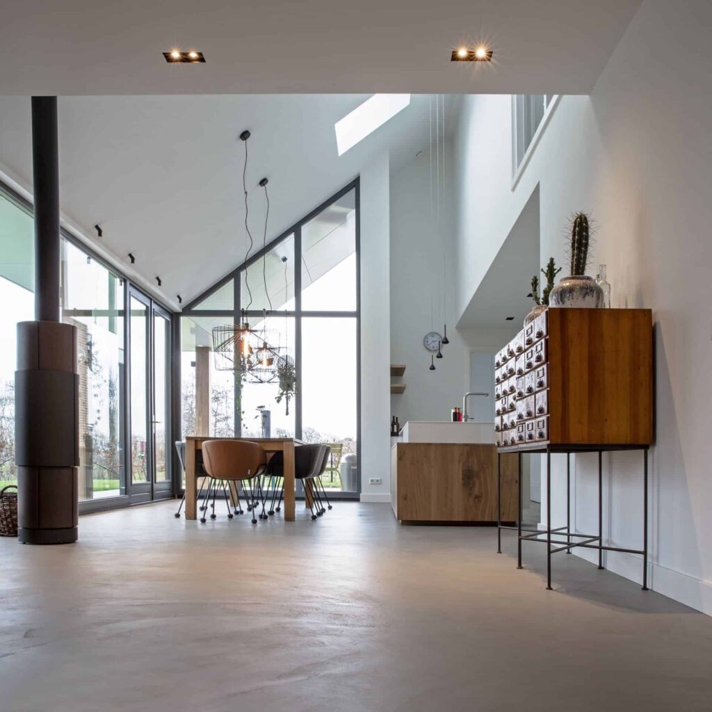 vloer met betonlook, beton ciré vloer op kleur