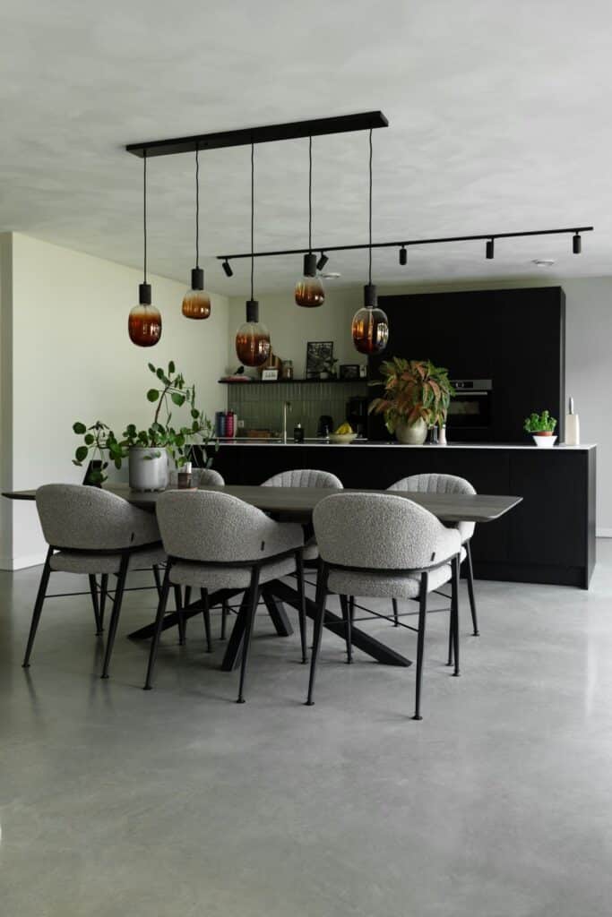 Gevlinderde woonbetonvloer Helden 9 resultaat