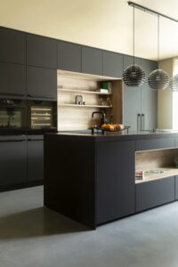 Italiaanse betonlook vloer in keuken in Andelst