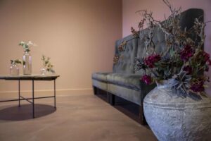 Metallic gietvloer woonkamer Oude Duikenburg