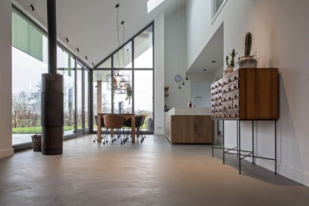 beton cire vloer boekel woonkamer
