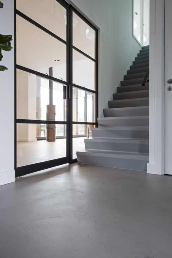 beton cire vloer trap