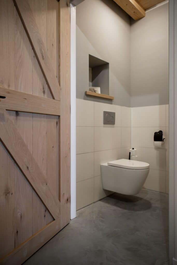 Gevlinderde betonvloer Deurne toilet