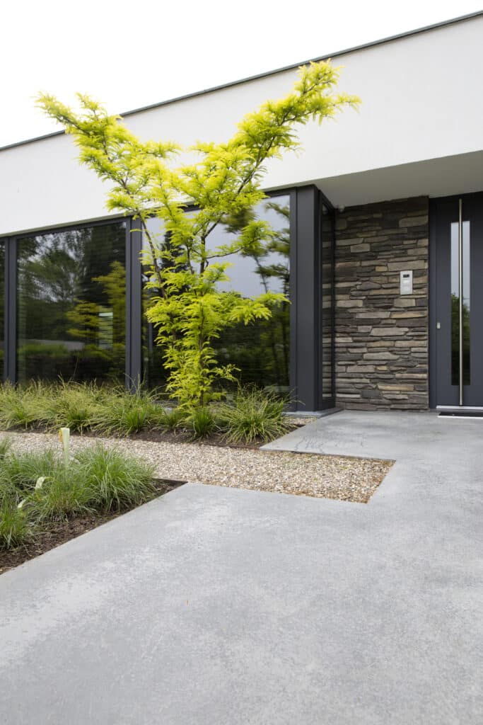 Gevlinderd betonnen terras in Oisterwijk 2