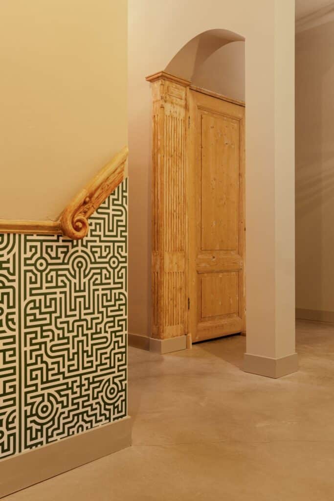 gevlinderde woonbetonvloer herenhuis entree