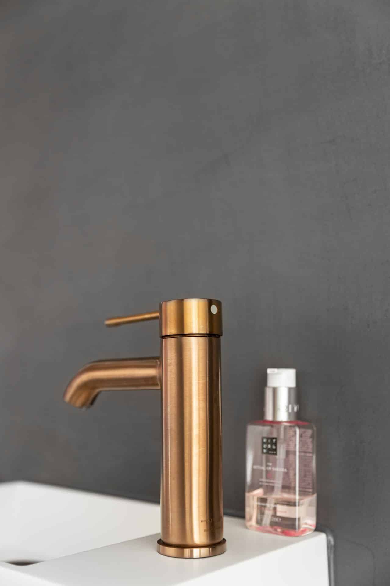 gevlinderde betonvloer en beton cire wanden bunschoten spakenburg