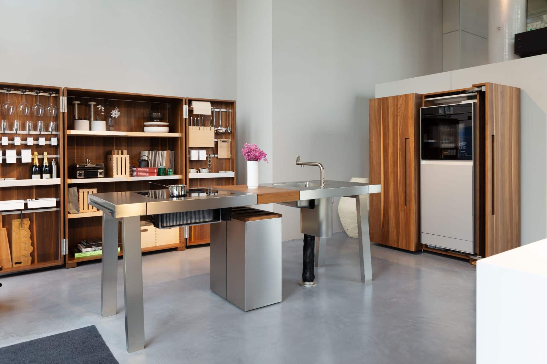 gevlinderde betonvloer keukenshowroom leiden