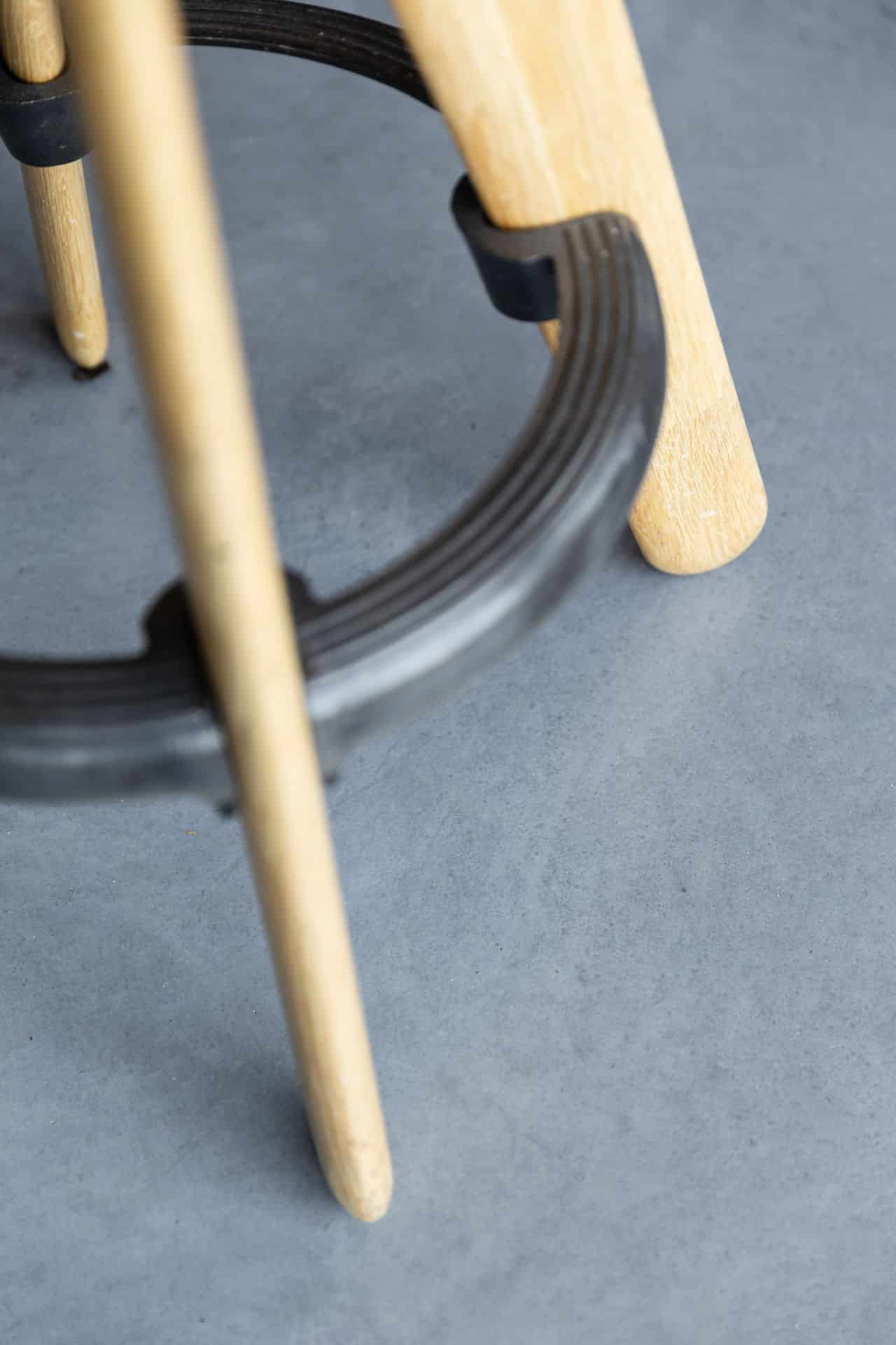 gevlinderde betonvloer keukenshowroom leiden