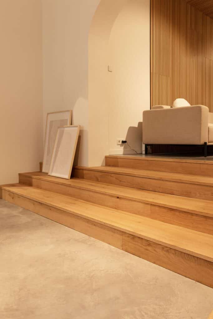 gevlinderde betonvloer leerdam showroom vloer