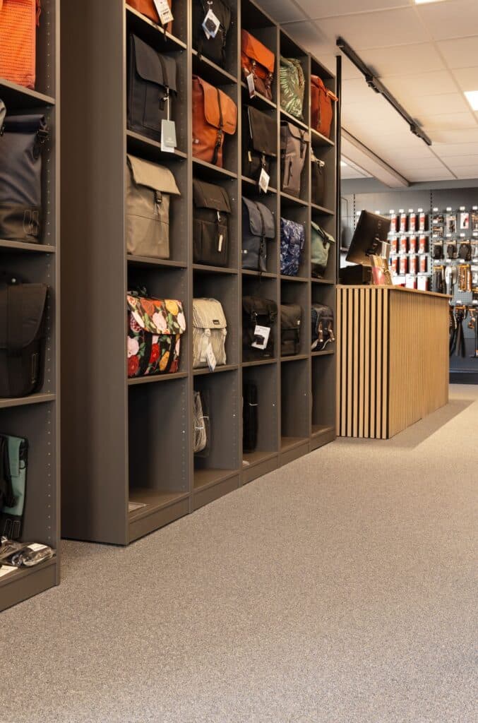 grindvloer geldermalsen fietsen showroom