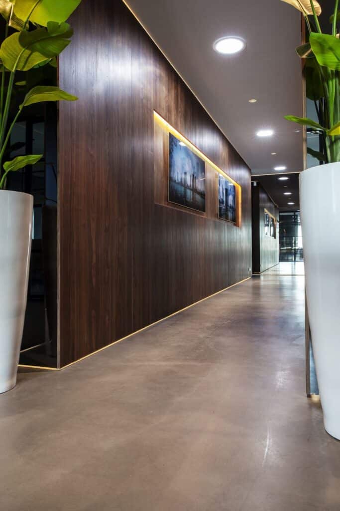 gevlinderde betonvloer appartement warmond