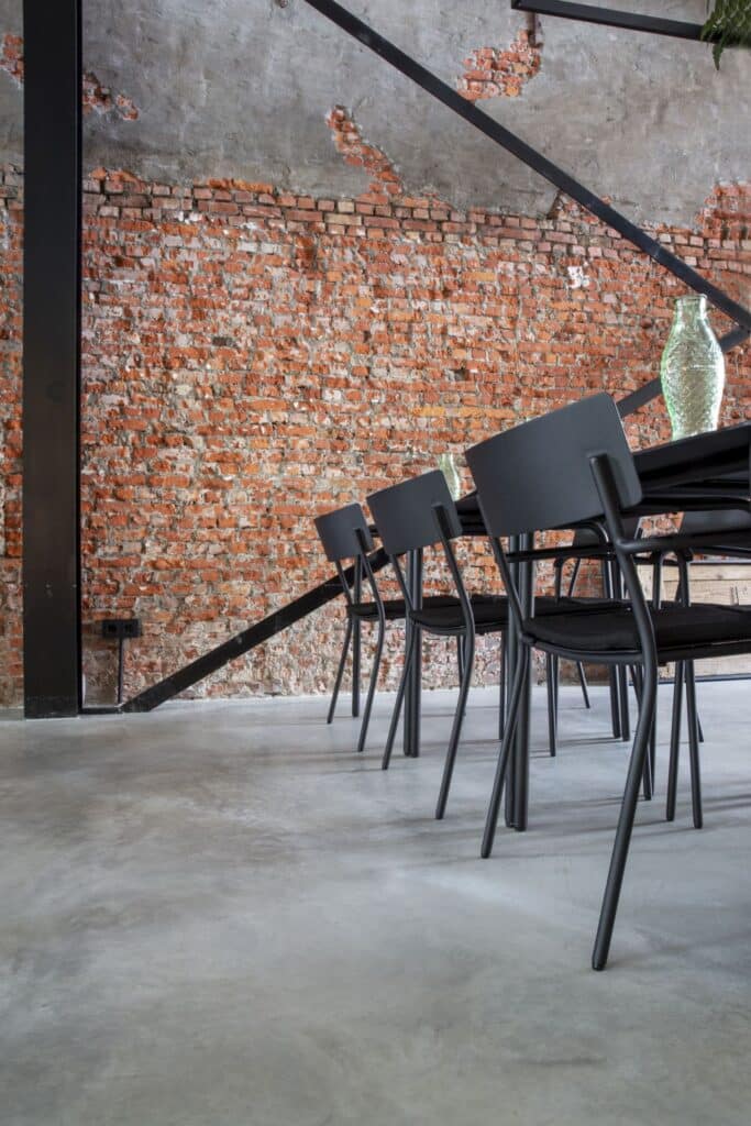 gevlinderde betonvloer kantoor terneuzen