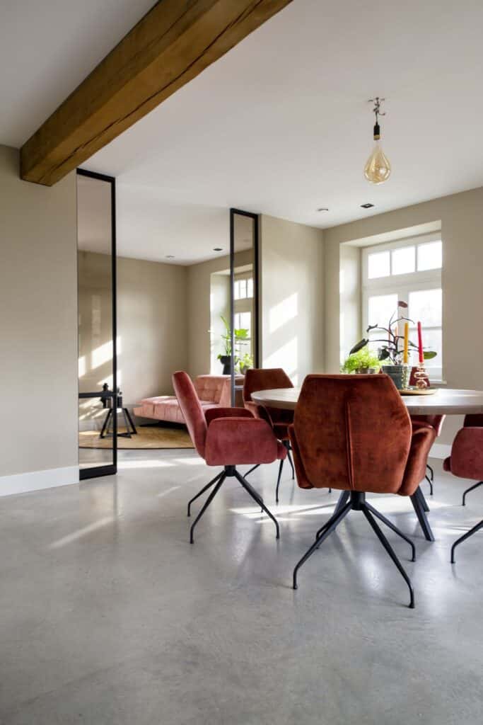 gevlinderde betonvloer boerderij horst