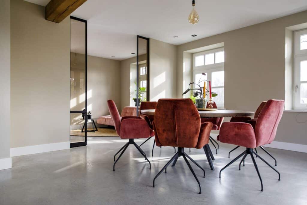 gevlinderde betonvloer boerderij horst