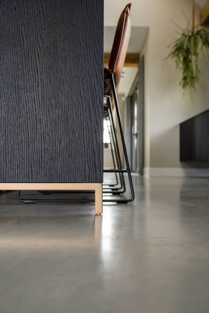 gevlinderde betonvloer boerderij horst