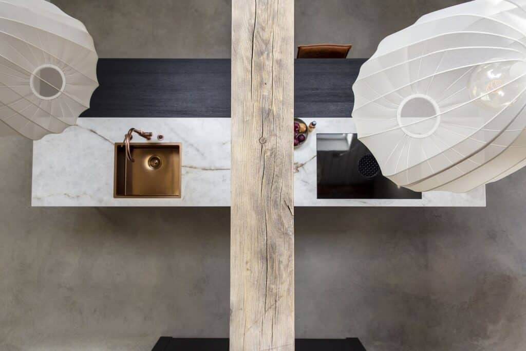 gevlinderde betonvloer boerderij horst