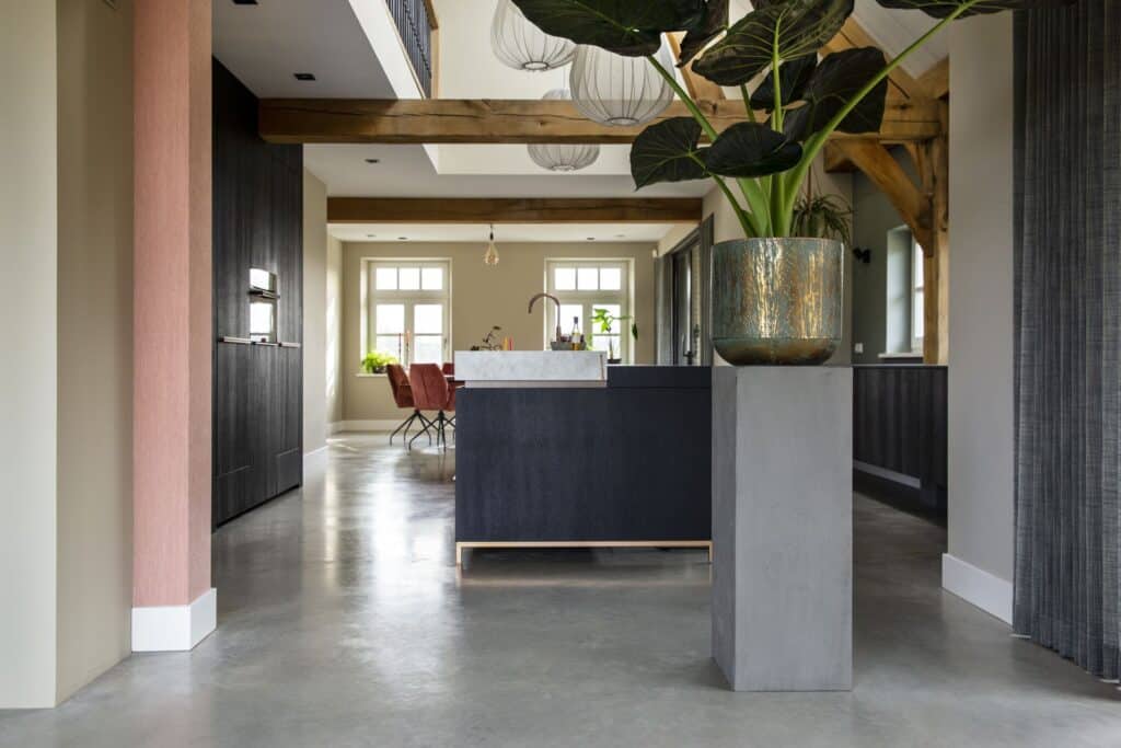 gevlinderde betonvloer boerderij horst