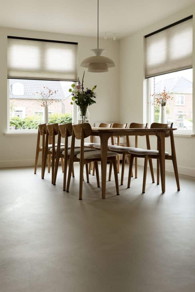 lavasteen gietvloer eetkamer