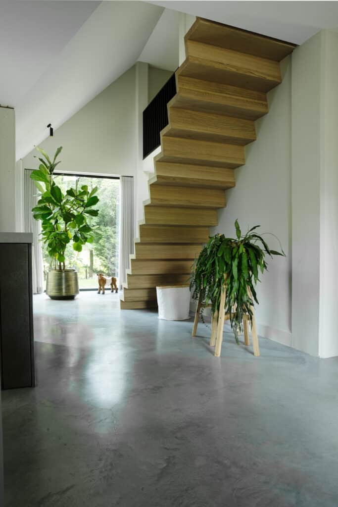 Gevlinderde woonbetonvloer + beton cire Groenekan-1