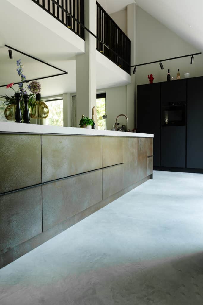 Gevlinderde woonbetonvloer + beton cire Groenekan-1