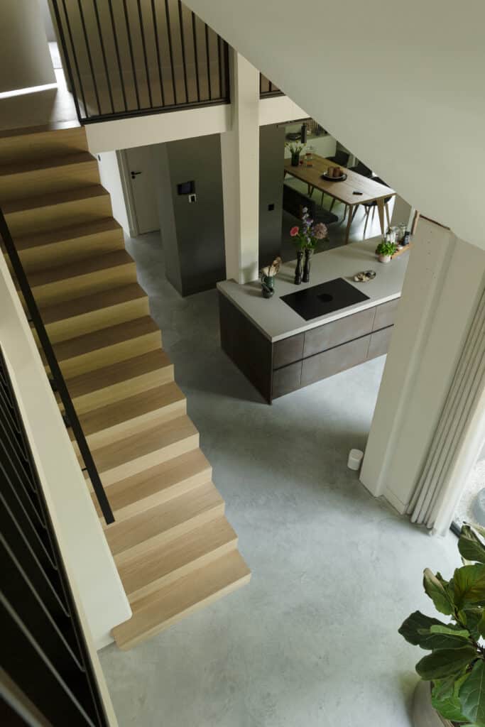Gevlinderde woonbetonvloer + beton cire Groenekan-1