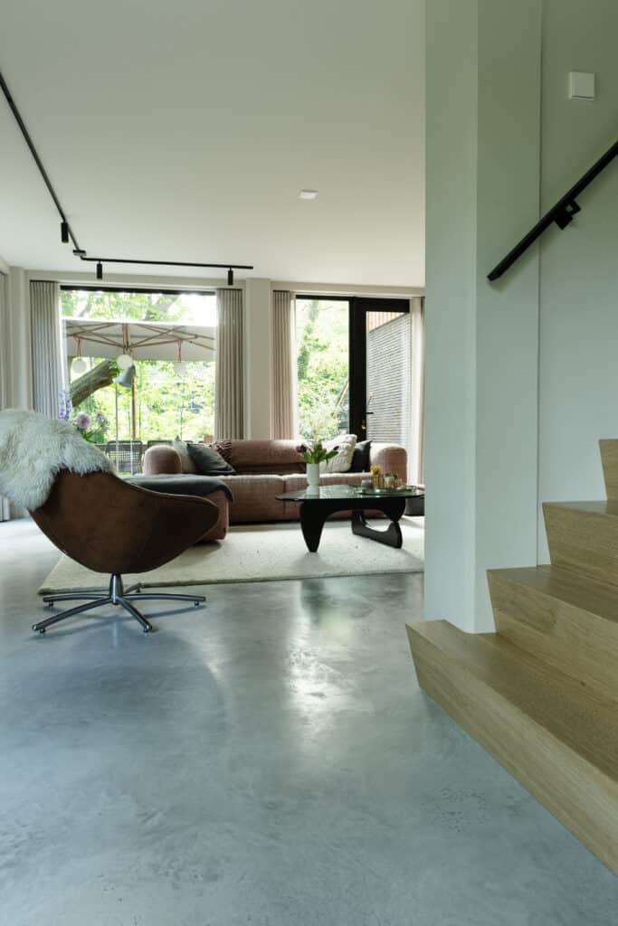 Gevlinderde woonbetonvloer + beton cire Groenekan-1