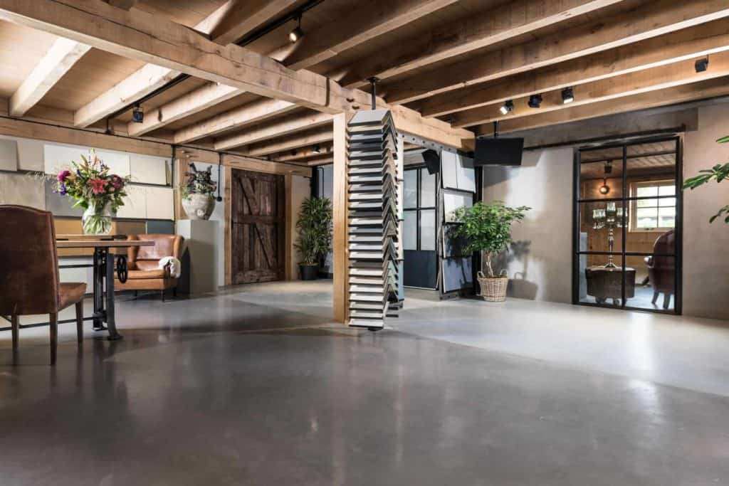 Showroom beton en staal