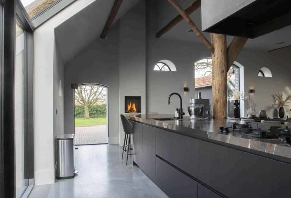 Gevlinderde betonvloer in de keuken